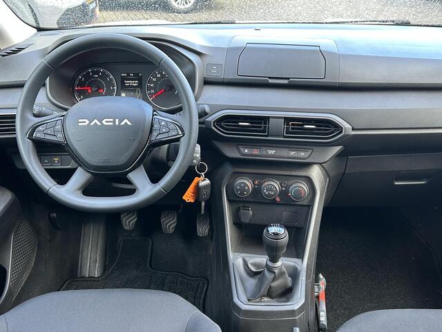 Dacia Jogger 1.0 TCe 100 ECO-G Essential 5p. | 1e Eigenaar | Parkeersensoren | Cruise Control | Historie |