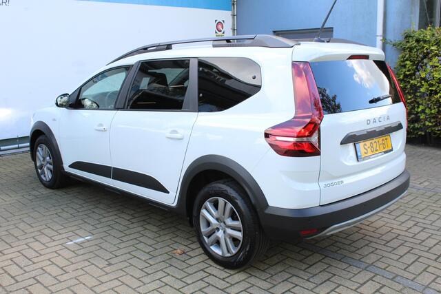Dacia Jogger 1.0 TCe Comfort 7p. Incl. 12 maanden Garantie | 1e Eigenaar | Parkeersensoren achter | Cruise controle | Airco | Bluetooth | Apple Carplay/Android Auto | Stuur multifunctioneel | Origineel NL Auto | NAP |
