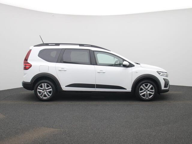 Dacia Jogger 1.0 TCe 100 ECO-G Expression 5p. | Apple carplay & Android auto | Parkeersensoren achter | Cruise control | Airco |
