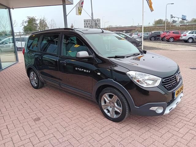 Dacia LODGY 1.2 TCe Série Limitée Stepway 7p. Airco, Multimediasysteem, Bluetooth, Navigatie, Camera, Parkeersensoren, Stoelverwarming, Cruise control, Elektrische ramen en spiegels, Wintereset, Mistlampen, Centrale vergrendeling met afstandsbediening, Nette auto, De