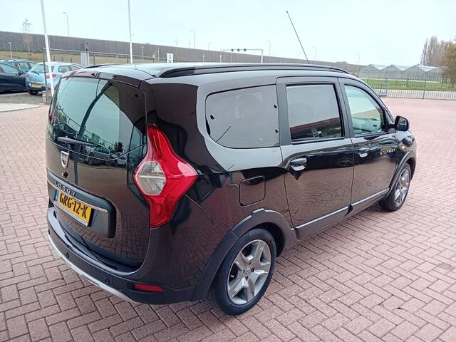 Dacia LODGY 1.2 TCe Série Limitée Stepway 7p. Airco, Multimediasysteem, Bluetooth, Navigatie, Camera, Parkeersensoren, Stoelverwarming, Cruise control, Elektrische ramen en spiegels, Wintereset, Mistlampen, Centrale vergrendeling met afstandsbediening, Nette auto, De