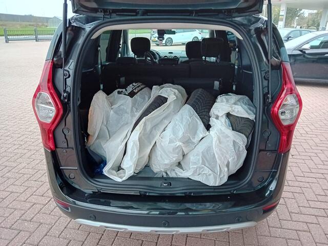 Dacia LODGY 1.2 TCe Série Limitée Stepway 7p. Airco, Multimediasysteem, Bluetooth, Navigatie, Camera, Parkeersensoren, Stoelverwarming, Cruise control, Elektrische ramen en spiegels, Wintereset, Mistlampen, Centrale vergrendeling met afstandsbediening, Nette auto, De