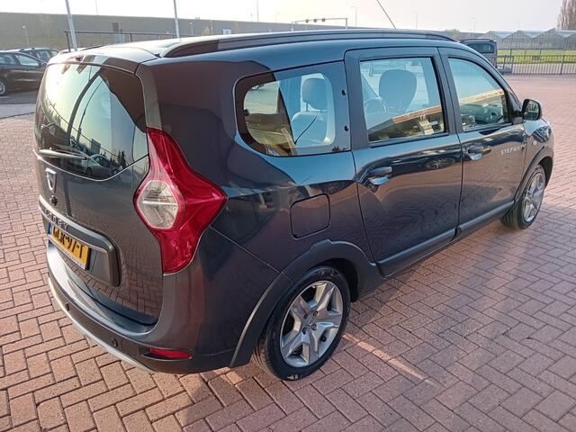 Dacia LODGY 1.6 SCe Stepway 7p., Airco, Multimediasysteem, Bluetooth telefoonverbinding, Navigatie, Parkeersensoren, Cruise control, Elektrische ramen en spiegels, Winterset op velg, Nette auto, Dealer onderhouden, BOVAG
