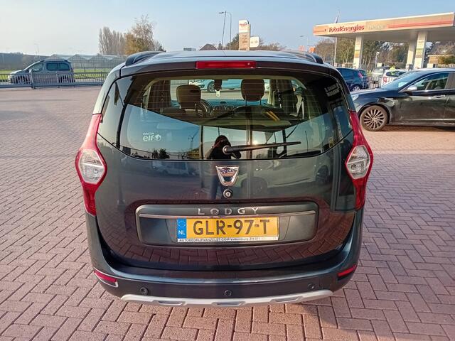 Dacia LODGY 1.6 SCe Stepway 7p., Airco, Multimediasysteem, Bluetooth telefoonverbinding, Navigatie, Parkeersensoren, Cruise control, Elektrische ramen en spiegels, Winterset op velg, Nette auto, Dealer onderhouden, BOVAG