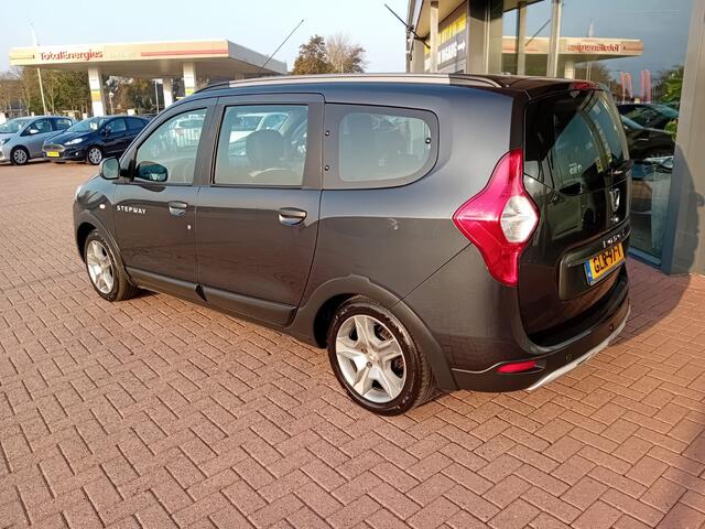 Dacia LODGY 1.6 SCe Stepway 7p., Airco, Multimediasysteem, Bluetooth telefoonverbinding, Navigatie, Parkeersensoren, Cruise control, Elektrische ramen en spiegels, Winterset op velg, Nette auto, Dealer onderhouden, BOVAG