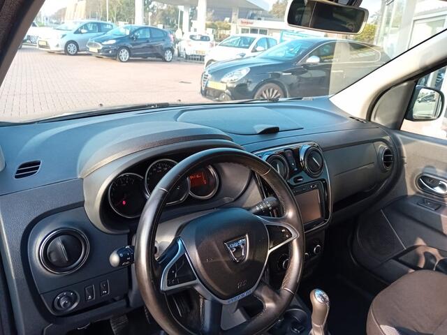 Dacia LODGY 1.6 SCe Stepway 7p., Airco, Multimediasysteem, Bluetooth telefoonverbinding, Navigatie, Parkeersensoren, Cruise control, Elektrische ramen en spiegels, Winterset op velg, Nette auto, Dealer onderhouden, BOVAG