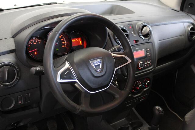 Dacia LODGY 1.6 SCe Bi-Fuel Ambiance 7p. | NL-AUTO+N.A.P! | AIRCO | ELEK-RAMEN | CPV | BLUETOOTH-RADIO | MEDIA |