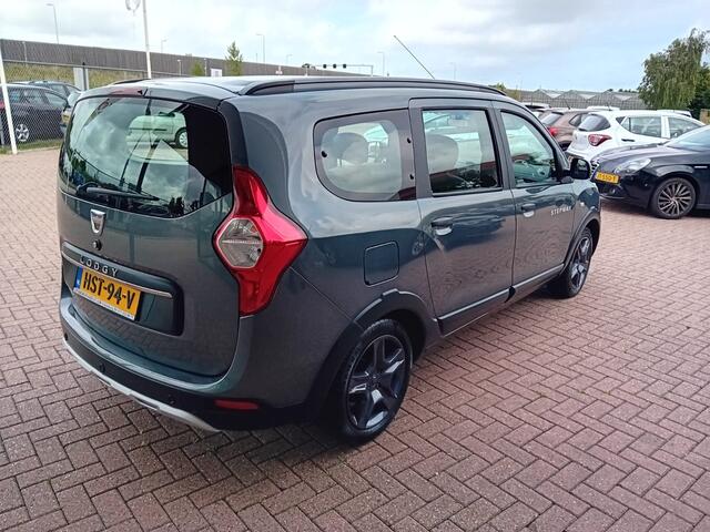 Dacia LODGY 1.6 SCe Stepway 7p., Airco, Multimediasysteem, Bluetooth, Navigatie, Parkeersensoren, Camera, Cruise Control, Stoelverwarming, Elektrische ramen en spiegels, Nette auto, BOVAG