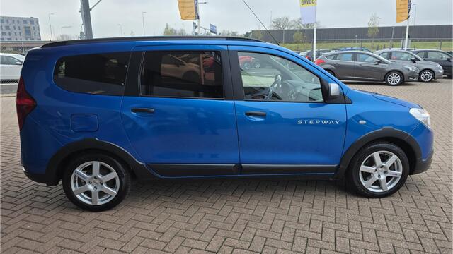 Dacia LODGY 1.2 TCe Stepway 7p. Airco, Voorstoelen verwarmd, Multimediasysteem, Navigatie, , Cruise control, Achteruitrijcamera, Parkeersensoren, Elektrische ramen en spiegels, Lichtmetalen velgen, BOVAG GARANTIE