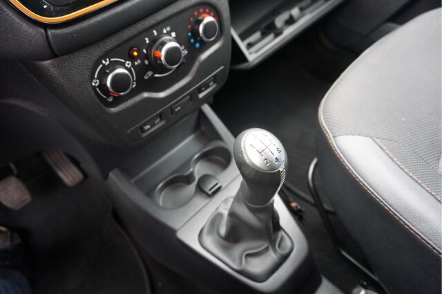 Dacia LODGY 1.2 TCe Série Limitée Stepway 7p. Navigatie