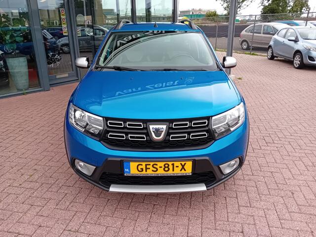 Dacia LOGAN MCV 0.9 TCe Stepway, Airco, Multimediasysteem, Bluetooth telefoonverbinding, Navigatie, Camera, Cruise control, Parkeersensoren, Elektrische ramen en spiegels, Nette auto, BOVAG