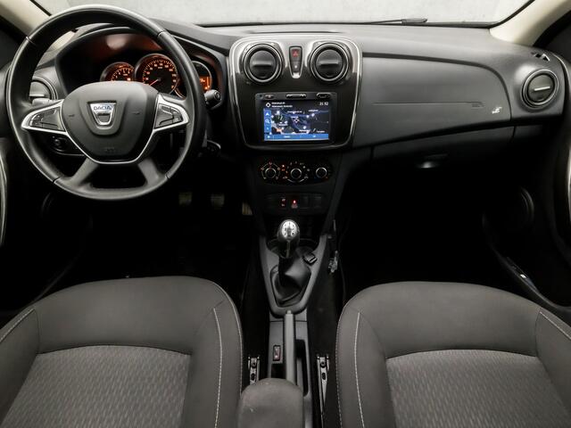 Dacia LOGAN MCV 0.9 TCe Laureate (NAVIGATIE, AIRCO, CRUISE, SPPORTSTOELEN, ARMSTEUN, BLUETOOTH, TREKHAAK, NIEUWE APK, NIEUWSTAAT)