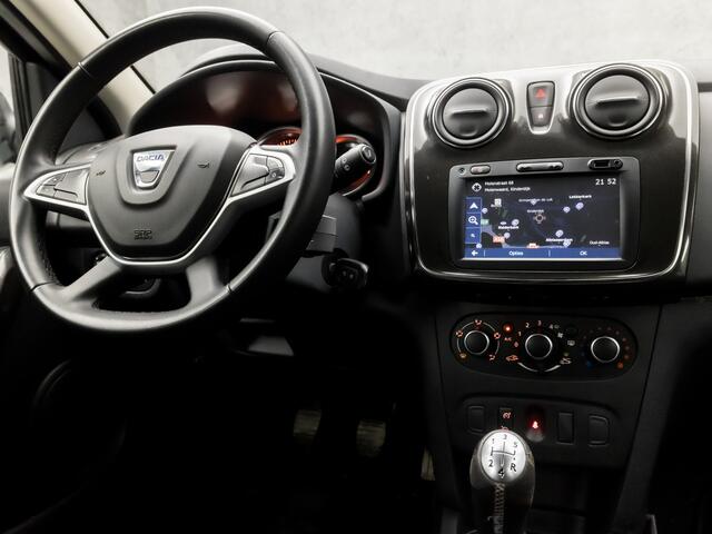 Dacia LOGAN MCV 0.9 TCe Laureate (NAVIGATIE, AIRCO, CRUISE, SPPORTSTOELEN, ARMSTEUN, BLUETOOTH, TREKHAAK, NIEUWE APK, NIEUWSTAAT)