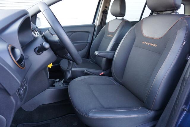 Dacia LOGAN MCV 0.9 TCe Stepway Airco / Navi / Cruise / Parkeersens. / Trekhaak / Lm velgen / NAP