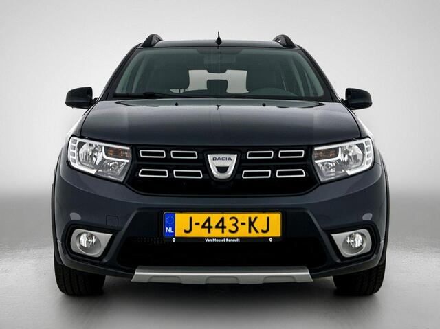 Dacia LOGAN MCV 1.0 TCe Stepway Serie Limitee 15th Anniv. | Airco Automatisch | Achteruitrijcamera | Apple Carplay/Android Auto | Cruise Control | DAB | Dealeronderhouden | Elektrische Ramen | Leder | Parkeersensoren Achter | Privacy Glass |
