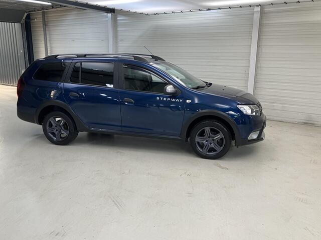 Dacia LOGAN MCV 0.9 TCe Stepway / Nederlandse Auto / Dealer Onderhouden / Trekhaak 1100 KG / Camera / Navigatie / Cruise Control / Airco /