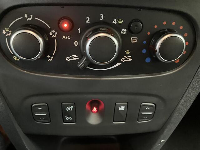 Dacia LOGAN MCV 0.9 TCe Stepway / Nederlandse Auto / Dealer Onderhouden / Trekhaak 1100 KG / Camera / Navigatie / Cruise Control / Airco /