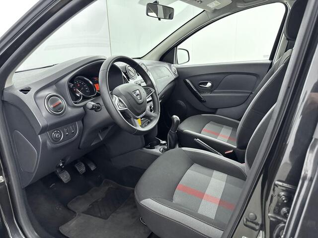 Dacia LOGAN MCV 0.9 TCe Tech Road Stepway 90Pk | Navigatie | Apple & Android Carplay | Parkeersensoren Achter | Achteruitrijcamera | Climate Control | Cruise Control & Snelheidsbegrenzer |