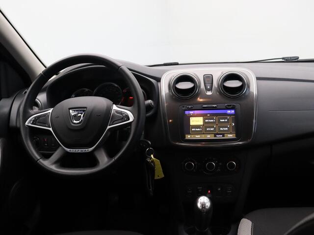 Dacia LOGAN MCV TCe 90pk Stepway | Trekhaak | Parkeersensoren Achter | Navigatie |