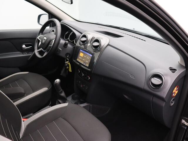 Dacia LOGAN MCV TCe 90pk Stepway | Trekhaak | Parkeersensoren Achter | Navigatie |