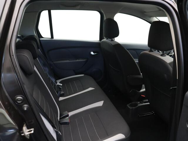 Dacia LOGAN MCV TCe 90pk Stepway | Trekhaak | Parkeersensoren Achter | Navigatie |