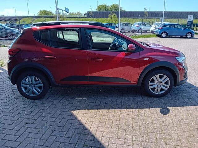 Dacia SANDERO 1.0 TCe 90 Comfort Stepway, Airco(automatisch), Carplay, Multimedia systeem, Cruise control, Parkeersensoren, Stoelverwarming, Dode hoek sensor, Camera, Elektrische ramen en spiegels Zeer nette auto, Dealer garantie, BOVAG