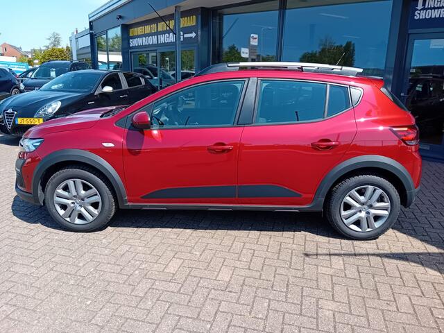 Dacia SANDERO 1.0 TCe 90 Comfort Stepway, Airco(automatisch), Carplay, Multimedia systeem, Cruise control, Parkeersensoren, Stoelverwarming, Dode hoek sensor, Camera, Elektrische ramen en spiegels Zeer nette auto, Dealer garantie, BOVAG