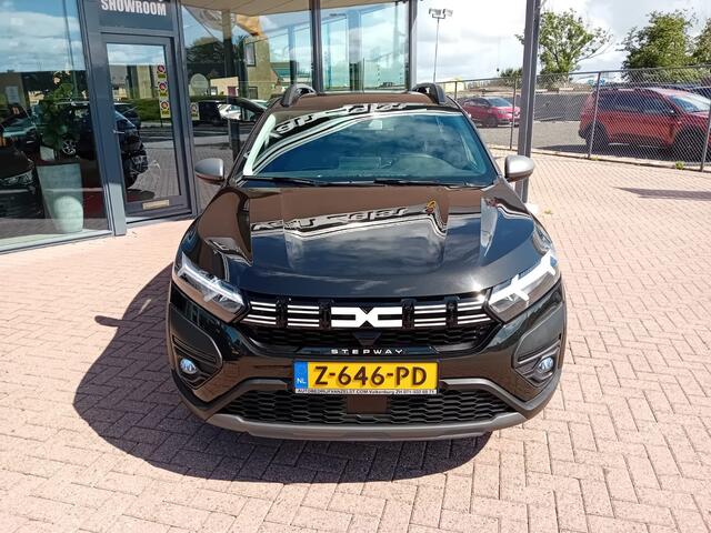 Dacia SANDERO 1.0 TCe 90Stepway Expression, Airco, Apple carplay / Android auto, Cruise control, Parkeersensoren, Regensensor, Dimlicht automatisch, Elektrische ramen en spiegels, Nieuwstaat, Dealer garantie, BOVAG