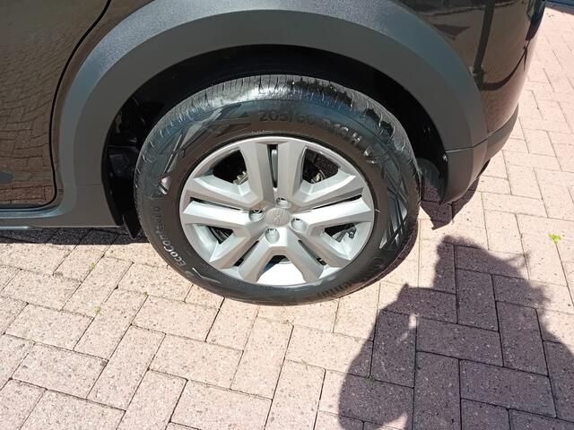 Dacia SANDERO 1.0 TCe 90Stepway Expression, Airco, Apple carplay / Android auto, Cruise control, Parkeersensoren, Regensensor, Dimlicht automatisch, Elektrische ramen en spiegels, Nieuwstaat, Dealer garantie, BOVAG
