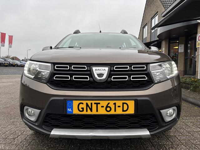 Dacia SANDERO 0.9 TCe Stepway Laureate Navigatie / Parkeersensors