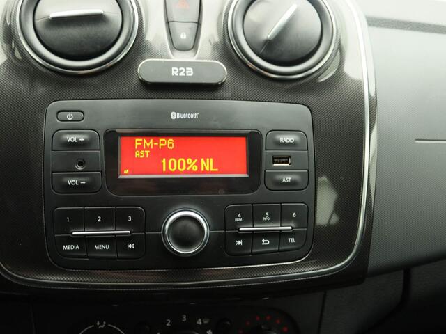 Dacia SANDERO SCe 70 Lauréate | Airco | Cruise Control met snelheidsbegrenzer | Middenarmsteun vóór | Met leder bekleed stuurwiel |