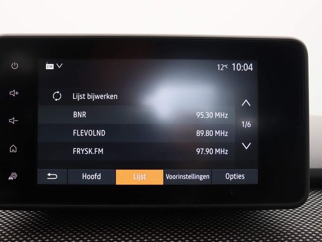 Dacia SANDERO TCe 90pk Expression Dacia Sandero 1.0 TCe 90pk Expression | Parkeersensoren voor/achter | Achteruitrijcamera | Handsfree card | Elek. parkeerrem |