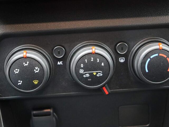 Dacia SANDERO TCe 90pk Expression Dacia Sandero 1.0 TCe 90pk Expression | Parkeersensoren voor/achter | Achteruitrijcamera | Handsfree card | Elek. parkeerrem |
