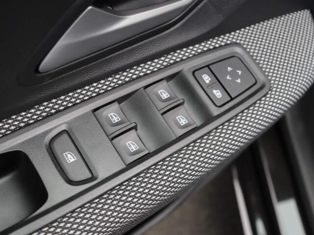 Dacia SANDERO TCe 90pk Expression Dacia Sandero 1.0 TCe 90pk Expression | Parkeersensoren voor/achter | Achteruitrijcamera | Handsfree card | Elek. parkeerrem |