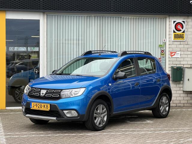 Dacia SANDERO 1.0 TCe Bi-Fuel Stepway Serie Limitee 15th Anniv. | Trekhaak | Navigatie | Achteruitrijcamera | Climate Control | Cruise Control | Parkeersensoren | DAB |