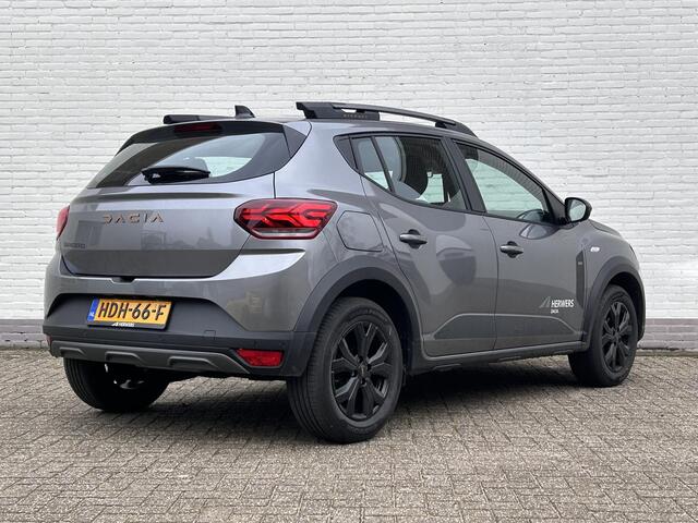 Dacia SANDERO Stepway 1.1 TCe 110 Extreme / Demo / Elektrisch glazen schuifdak / Camera / Navigatie / Climate control / Dodehoek detectie / Apple carplay & Android auto / Led / Lichtmetalen velgen / Armsteun / Parkeersensoren voor + achter /