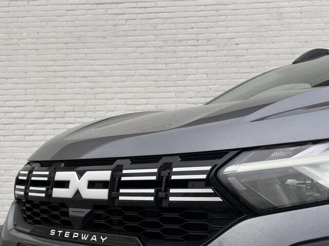Dacia SANDERO Stepway 1.1 TCe 110 Extreme / Demo / Elektrisch glazen schuifdak / Camera / Navigatie / Climate control / Dodehoek detectie / Apple carplay & Android auto / Led / Lichtmetalen velgen / Armsteun / Parkeersensoren voor + achter /