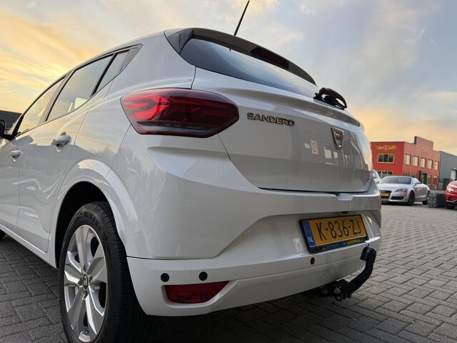 Dacia SANDERO 1.0 TCe 100 Bi-Fuel Essential | 1E EIGENAAR | 12MND GARANTIE | LPG | NAVI | LED | DAB | CARPLAY |