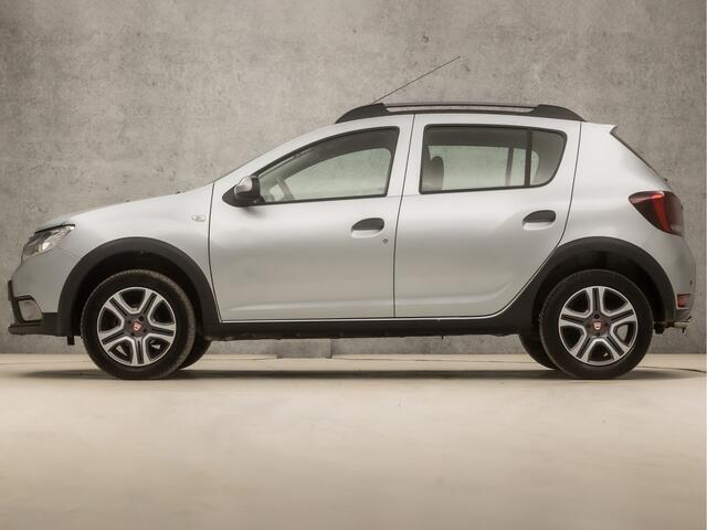 Dacia SANDERO 0.9 TCe Sport Automaat (NAVIGATIE, CAMERA, AIRCO, CRUISE, BLUETOOTH, SPORTSTOELEN, PARKEERSENSOREN, DAB+, NIEUWSTAAT)