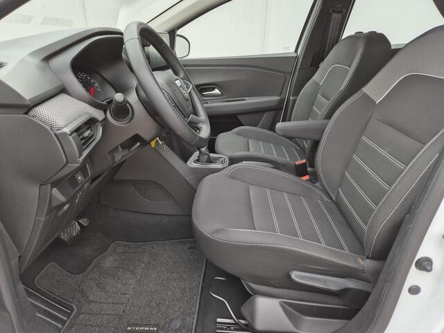 Dacia SANDERO 1.0 TCe 90 Comfort Automaat / Navigatie via Apple Carplay of Android Auto / Cruise control / Airco / Trekgewicht 1100 kg / Apple Carplat Android Auto /