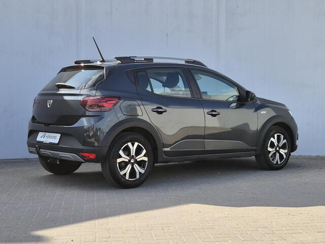 Dacia SANDERO Stepway 1.0 TCe 90 Comfort Handgeschakeld / Pack Easy / Navigatie via Apple Carplay of Android Auto / Trekgewicht 1100 kg / Achteruitrijcamera / Keyless Entry/Start / Cruise control /