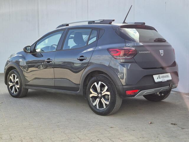 Dacia SANDERO Stepway 1.0 TCe 90 Comfort Handgeschakeld / Pack Easy / Navigatie via Apple Carplay of Android Auto / Trekgewicht 1100 kg / Achteruitrijcamera / Keyless Entry/Start / Cruise control /