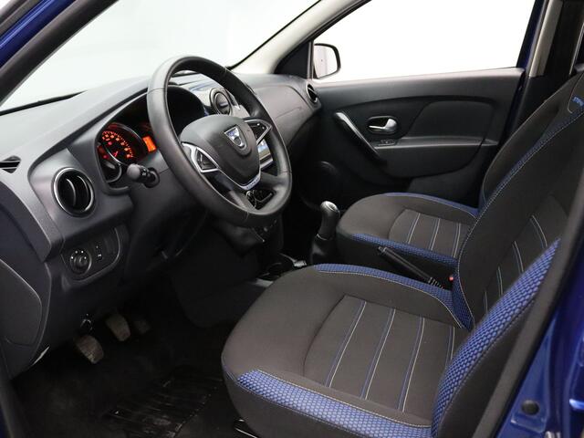 Dacia SANDERO TCe 100pk Bi-Fuel Stepway Serie Limitee 15th Anniv. Camera | Climate | Cruise | Navi | Parkeersens. achter