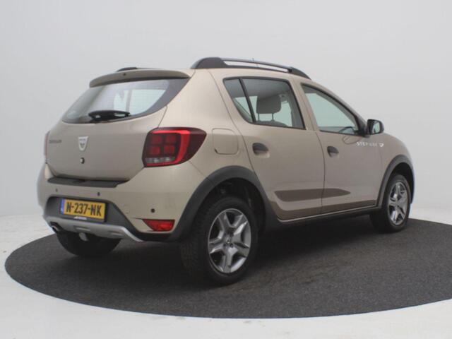 Dacia SANDERO 0.9 TCe Tech Road / Airco / Navigatie middels Apple CarPlay & Android Auto / Cruise Control / Parkeersensoren achter /