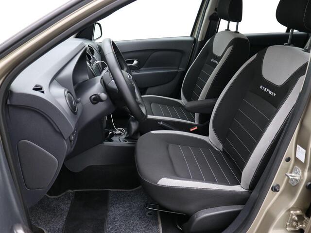 Dacia SANDERO 0.9 TCe Tech Road / Airco / Navigatie middels Apple CarPlay & Android Auto / Cruise Control / Parkeersensoren achter /
