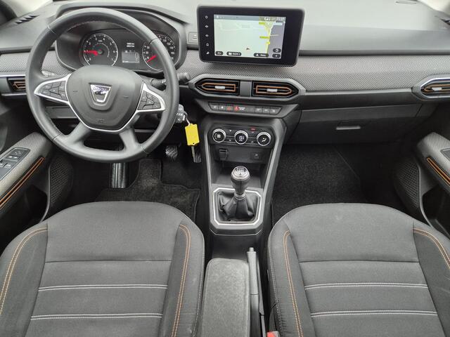 Dacia SANDERO Stepway 1.0 TCe 90 Comfort Handgeschakeld / Pack Medianav / Apple Carplay Android Auto / Navigatie / Stoelverwarming voor / Cruise control / Trekgewicht 1100 Kg