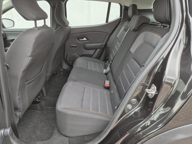 Dacia SANDERO Stepway 1.0 TCe 90 Comfort Handgeschakeld / Pack Medianav / Apple Carplay Android Auto / Navigatie / Stoelverwarming voor / Cruise control / Trekgewicht 1100 Kg