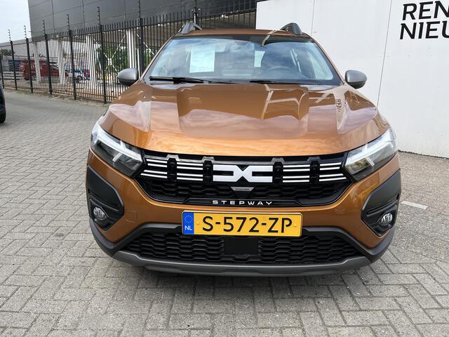 Dacia SANDERO Stepway 1.1 TCe 110 Expression / CROSSCLIMATE ALL SEASIN BANDEN / LICHTMETALEN VELGEN 16 INCH
