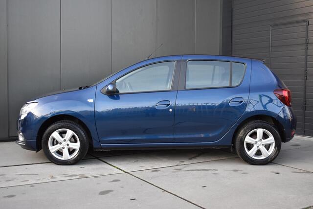 Dacia SANDERO TCe 90 Laureate | AUTOMAAT | TREKHAAK | AIRCO | CRUISE CONTROL | ALL-SEASONBANDEN | PDC | LMV