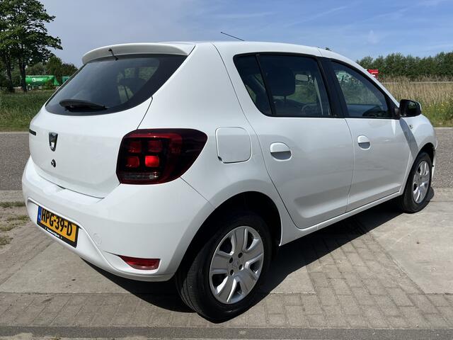 Dacia SANDERO 1.0 SCe Laureate / Apple Carplay - Android Auto / Airco / Navi / Elek Spiegels / Armsteun /